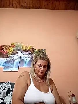 CRHYSTEL online show from October 2025 06:25:01 AM