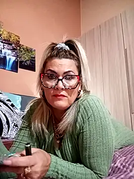 CRHYSTEL online show from November 2025 10:04:02 AM