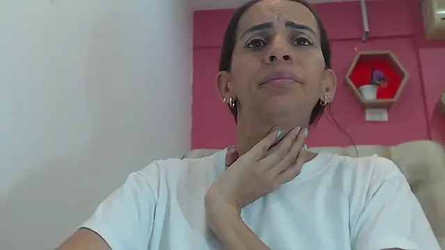 Amber Moore online show from October 2025 03:43:01 PM