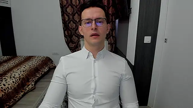 sexxymuscles4u online show from February 2025 10:15:02 AM