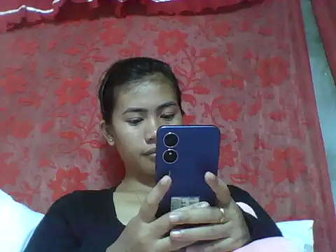 Snapshot of Cutie_body11 chatting on November 2025 12:01:02 AM Cutie body11 online show from November 2025 12:01:02 AM