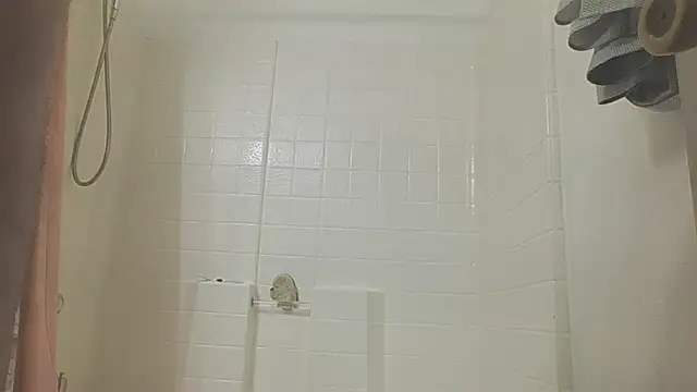 Snapshot of Yankeedave420 chatting on October 2025 08:46:01 AM Yankeedave420 online show from October 2025 08:46:01 AM