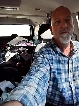 Snapshot of Yankeedave420 chatting on October 2025 03:02:02 PM Yankeedave420 online show from October 2025 03:02:02 PM