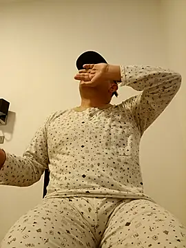 chicoguapo8 online show from October 2025 08:35:01 AM