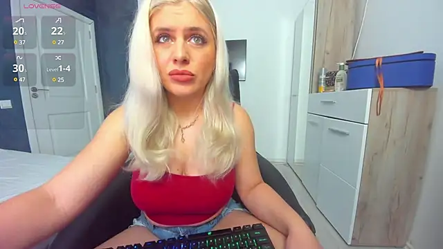 Snapshot of innocent_eva1 chatting on December 2024 01:06:01 AM innocent eva1 online show from December 2024 01:06:01 AM