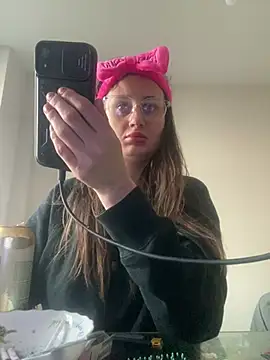 Flossy Vettie online show from February 2025 02:57:01 PM