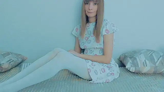 Snapshot of YourCaramel chatting on October 2025 04:02:01 AM YourCaramel online show from October 2025 04:02:01 AM