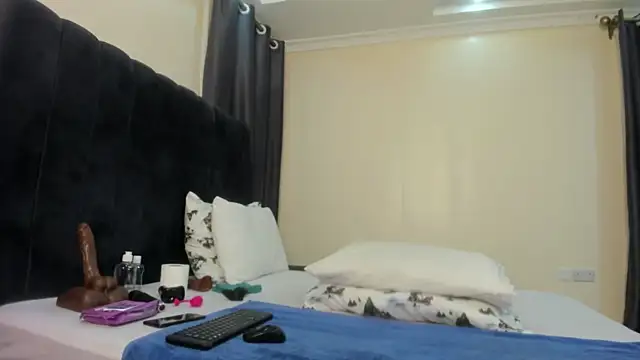 Naughty Linda online show from February 2025 07:14:02 PM