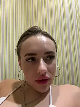 Lisaaan online show from December 2024 09:36:02 PM