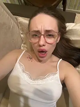 Lisaaan online show from October 2025 11:13:02 PM