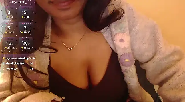 Snapshot of skyyiii chatting on January 2025 06:08:02 PM skyyiii online show from January 2025 06:08:02 PM