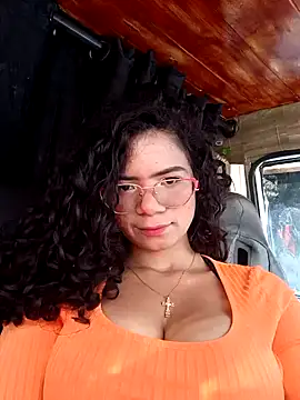 Simone Miller online show from December 2024 04:09:02 PM