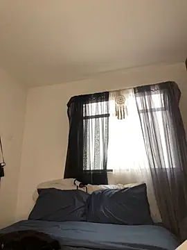 trianawhite online show from September 2025 03:28:02 PM