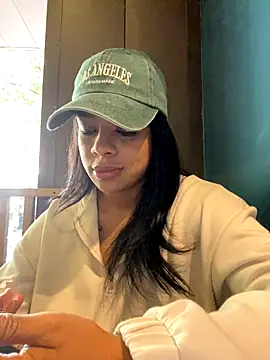 trianawhite online show from November 2025 03:23:02 PM