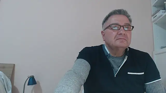 Snapshot of YOU6me chatting on February 2025 06:01:01 PM YOU6me online show from February 2025 06:01:01 PM