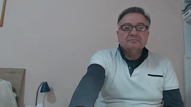 Snapshot of YOU6me chatting on February 2025 02:44:01 PM YOU6me online show from February 2025 02:44:01 PM