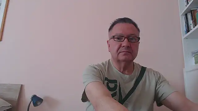 Snapshot of YOU6me chatting on September 2025 07:52:02 AM YOU6me online show from September 2025 07:52:02 AM