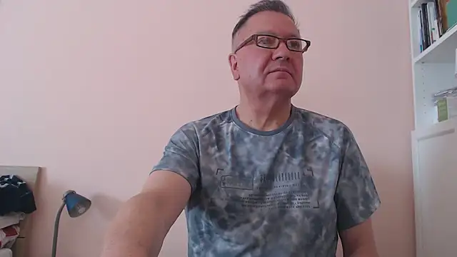 Snapshot of YOU6me chatting on September 2025 07:41:01 AM YOU6me online show from September 2025 07:41:01 AM