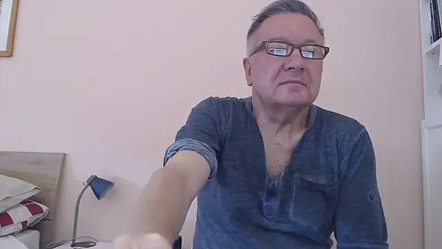 Snapshot of YOU6me chatting on September 2025 06:48:02 AM YOU6me online show from September 2025 06:48:02 AM