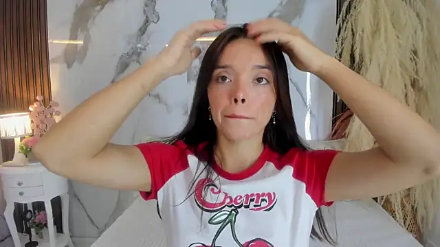 hannahill69 online show from October 2025 04:42:01 AM