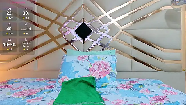 mommywebcam online show from November 2025 06:32:01 PM