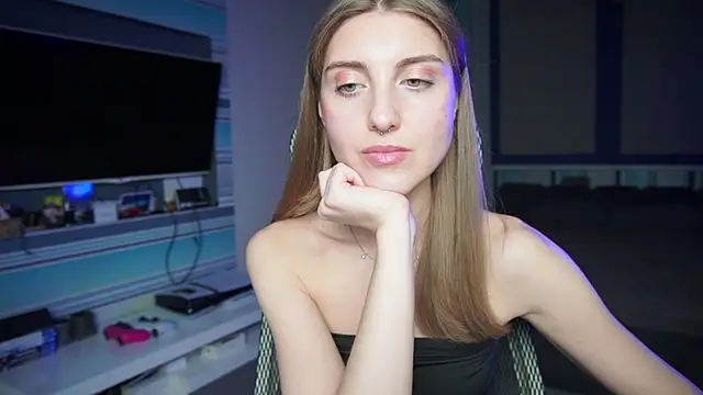 CassiaBlade1 online show from October 2025 03:45:01 PM