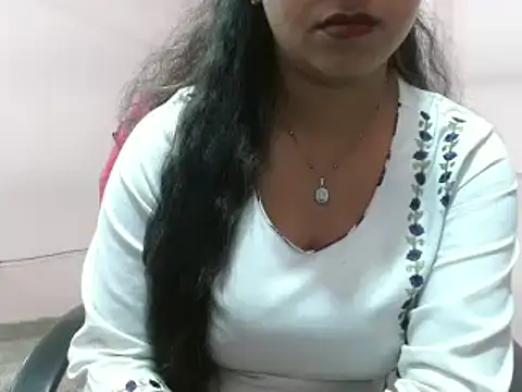 LovingPihu online show from March 2025 11:51:01 AM