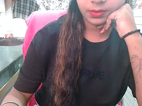 Snapshot of LovingPihu chatting on October 2025 05:05:02 AM LovingPihu online show from October 2025 05:05:02 AM