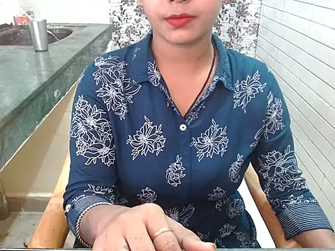 Snapshot of LovingPihu chatting on October 2025 05:30:01 AM LovingPihu online show from October 2025 05:30:01 AM