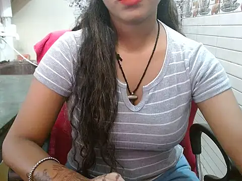 Snapshot of LovingPihu chatting on October 2025 05:41:02 AM LovingPihu online show from October 2025 05:41:02 AM