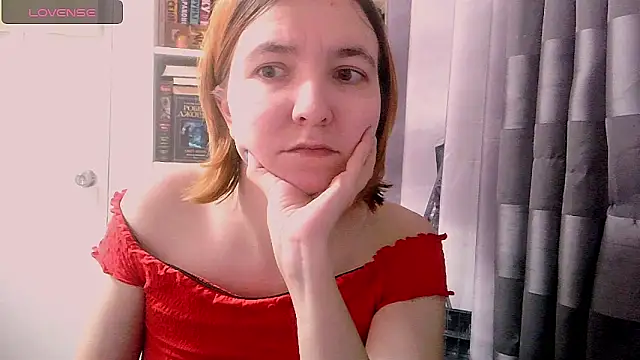 Snapshot of BrattyFoxyGirl chatting on December 2024 04:36:01 PM BrattyFoxyGirl online show from December 2024 04:36:01 PM