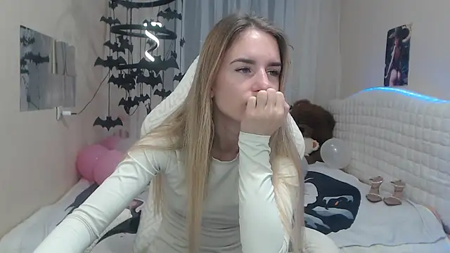 Snapshot of DeboraHorny chatting on October 2025 06:03:01 AM DeboraHorny online show from October 2025 06:03:01 AM