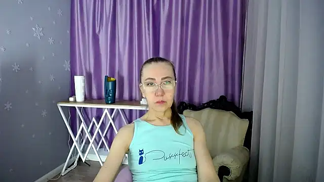 queen a n i online show from February 2025 05:39:01 AM