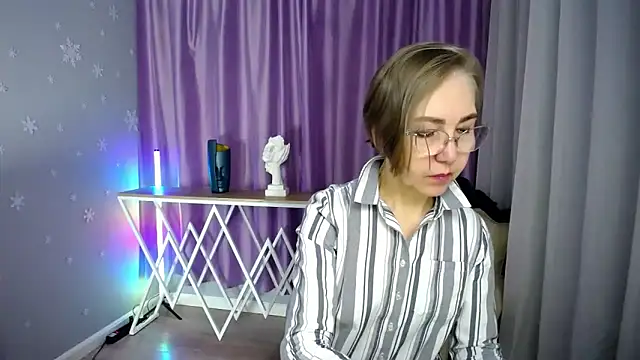 queen a n i online show from October 2025 08:15:02 AM