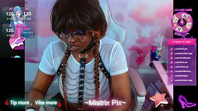 Pixiebob25 online show from December 2024 11:22:01 AM