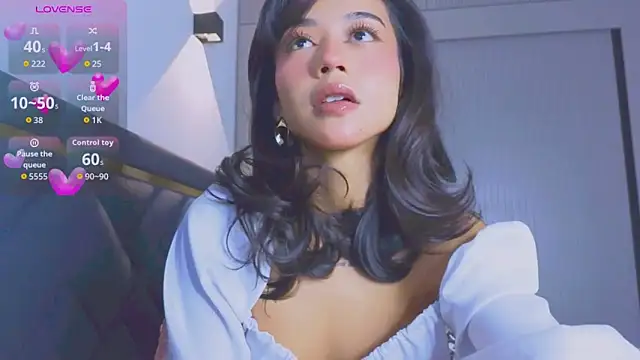 Mia Tin online show from October 2025 04:07:02 PM