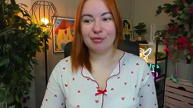 Snapshot of LAYLAxSTAR chatting on November 2025 07:20:01 AM LAYLAxSTAR online show from November 2025 07:20:01 AM