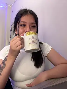 Snapshot of Alhanna_ chatting on March 2025 03:51:02 PM Alhanna online show from March 2025 03:51:02 PM