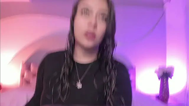 Nicolle W online show from January 2025 12:58:01 PM