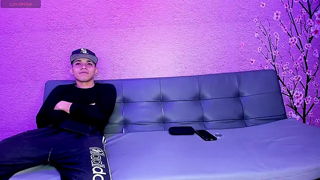 Snapshot of SecretsParty chatting on October 2025 03:31:02 AM SecretsParty online show from October 2025 03:31:02 AM