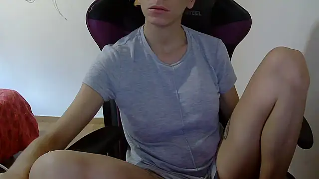 Vampirosa online show from October 2025 11:00:01 AM