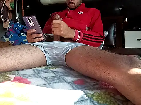 Snapshot of LoLZzZz_ chatting on January 2025 06:35:02 AM LoLZzZz online show from January 2025 06:35:02 AM