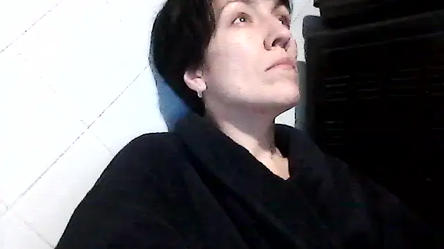 Snapshot of SunnyAmorre chatting on October 2025 09:42:01 PM SunnyAmorre online show from October 2025 09:42:01 PM