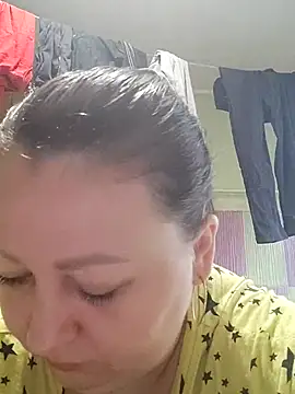 Rini333 online show from November 2025 10:28:01 AM