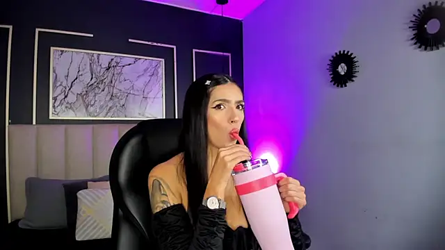 Snapshot of Samantha_Brooke chatting on March 2025 01:17:01 PM Samantha Brooke online show from March 2025 01:17:01 PM