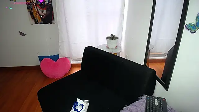 sexylatina001 online show from October 2025 07:29:02 PM