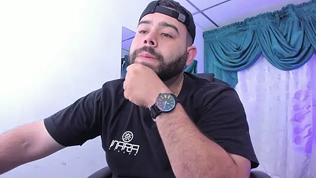 Snapshot of Beerbear_boy chatting on December 2024 12:55:02 PM Beerbear boy online show from December 2024 12:55:02 PM