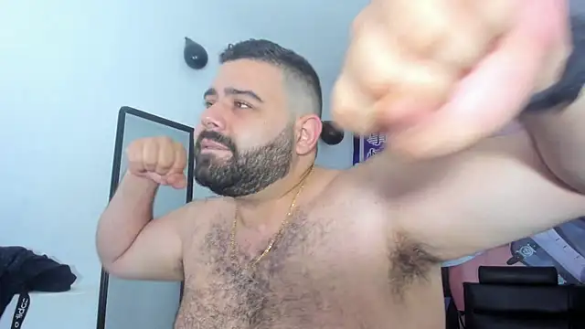 Snapshot of Beerbear_boy chatting on February 2025 10:09:01 PM Beerbear boy online show from February 2025 10:09:01 PM