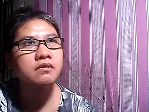 Snapshot of sweetsosie18 chatting on March 2025 02:27:02 AM sweetsosie18 online show from March 2025 02:27:02 AM