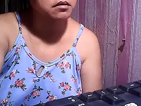 Snapshot of sweetsosie18 chatting on March 2025 05:24:02 PM sweetsosie18 online show from March 2025 05:24:02 PM